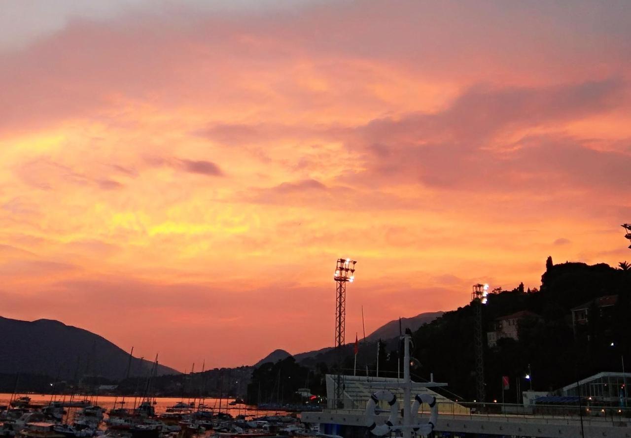 Apartments Lux Milano, Savina,Herceg-Novi Herceg Novi Eksteriør bilde